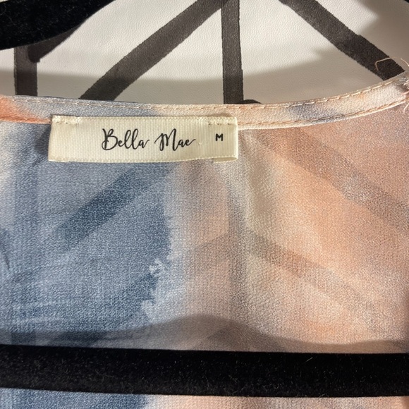 Size Medium Bella Mae Abstract Cover Up. Sheer. - Picture 3 of 3